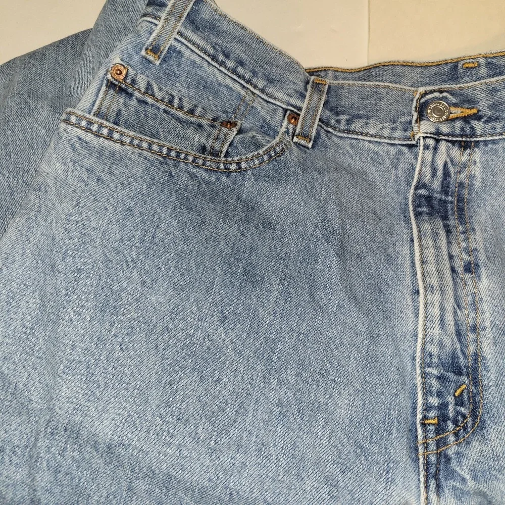 Vintage 90s Levi 550 Relaxed Fit Blue Jeans Men's Size 36x34 1999